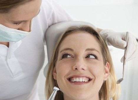 Медики рассказали, от какого недуга защитит регулярная чистка зубов