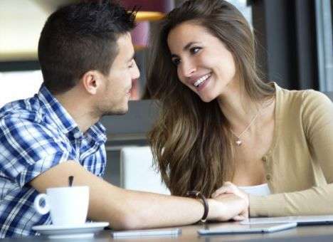 Выведена формула удачного знакомства и первого поцелуя