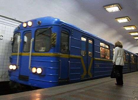Киевское метро трещит