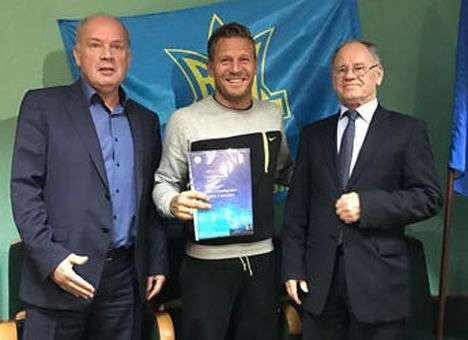 Воронин и еще 25 человек получили диплом тренера