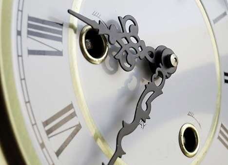 Украинцы начали жить по новому времени