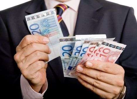 Скандальный нардеп Лещенко показал квартиры в Киеве