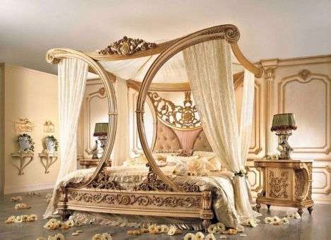 Опубликованы снимки королевской мебели Порошенко (ФОТО)