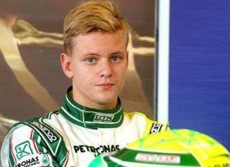 Сын Шумахера не смог стать чемпионом Формулы 4
