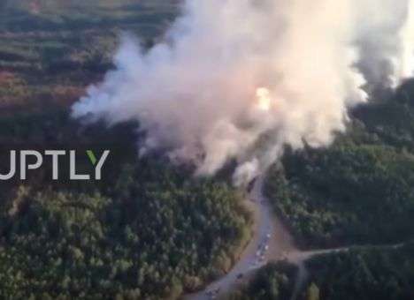 Тысячи американцев срочно бегут из своих домов из-за ядовитого дыма (ВИДЕО)