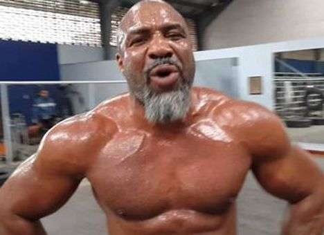 Скандальный боксер проведет бой за титул «регулярного» чемпиона WBA