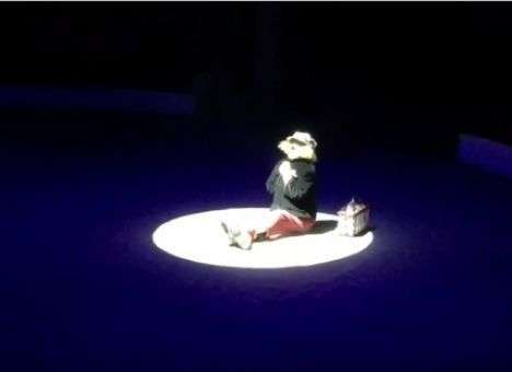 Он чувствовал: Кадры последнего выступления «Солнечного клоуна» (ВИДЕО)