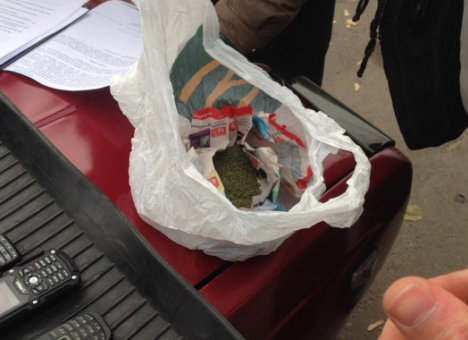 Военные превратились в налетчиков в балаклавах (ФОТО)