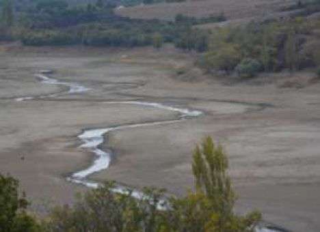 Запасы пресной воды в Крыму иссякли. Под угрозой более миллиона человек.