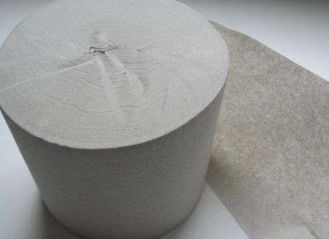 Ремонтировать дороги начали с помощью туалетной бумаги (ФОТО)