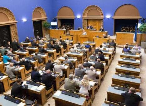Парламент Эстонии проголосует за вотум недоверия правительству