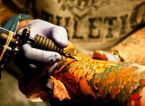 Почему не стоит делать татуировки, рассказали медики