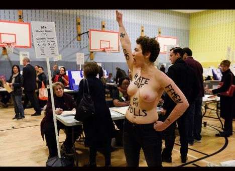 Активистки Femen попытались сорвать голосование Трампа
