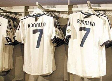 40% проданных «Реалом» футболок были с фамилией Роналду