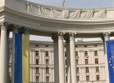 Украинцы пока с визами. Европа отмалчивается.