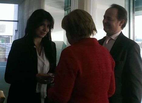 Меркель представили видеопрезентацию о российской агрессии в Украине