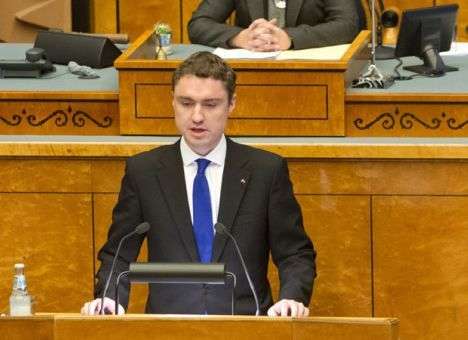 Парламент Эстонии проголосовал за отставку премьер-министра