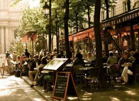 Французов поставят на учет