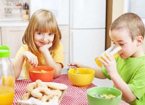 Эксперты рассказали, почему детям нельзя пропускать завтрак