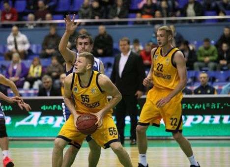 «Будивельник» стал лидером Суперлиги