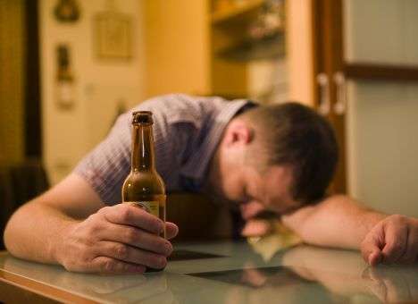 Количество смертей от алкоголя возросло