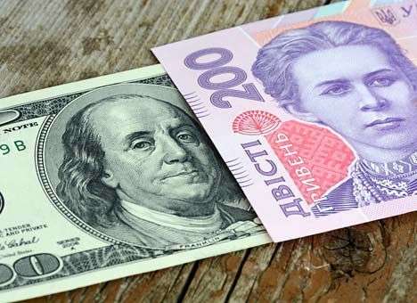 Евро падает, доллар стоит на месте