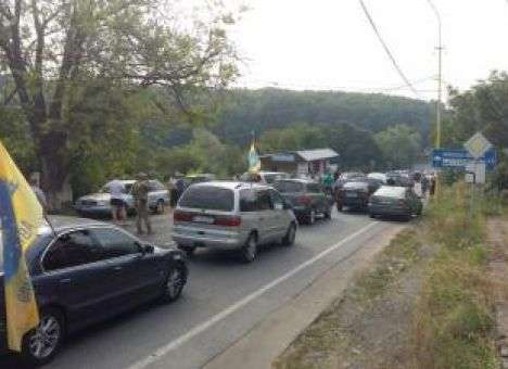 «Пересечники» заблокировали границу со Словакией