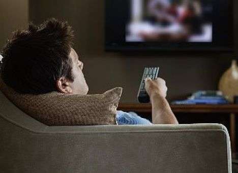 Как просмотр телевизора влияет на фертильность мужчины, рассказали ученые