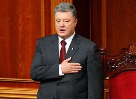 Порошенко считает эффективным продление санкций против РФ сразу на год