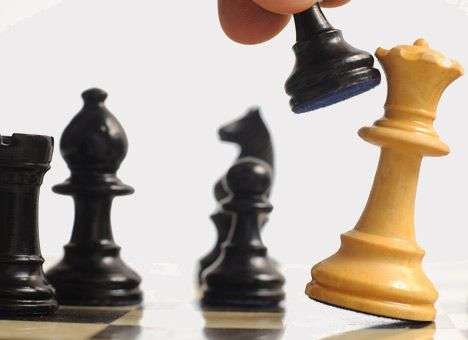 Почти 7 часов длилась третья шахматная партия за чемпионскую корону