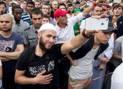 Лишь 13% беженцев в Германии нашли работу