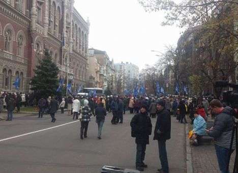 Сколько заплатили участникам акций под НБУ