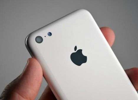 Apple изучает возможность переноса производства iPhone в США