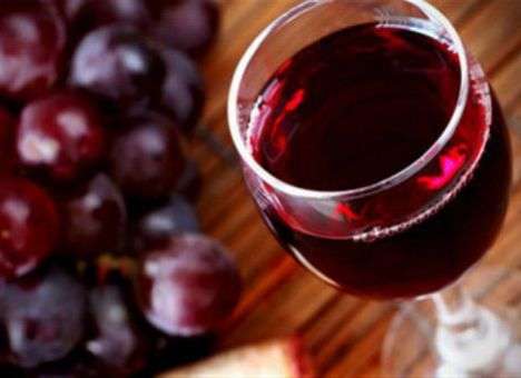 Назван напиток, который защитит от последствий курения