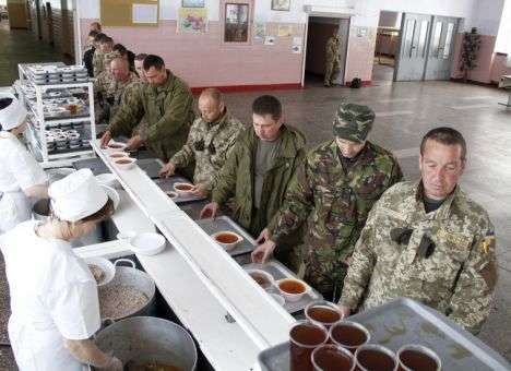 В 2017 четвертая часть армии начнет питаться нормально