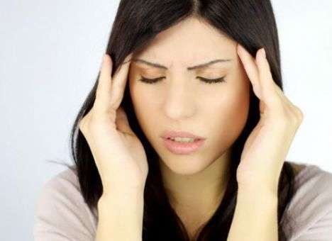 Медики сообщили, чем опасна для женщин мигрень