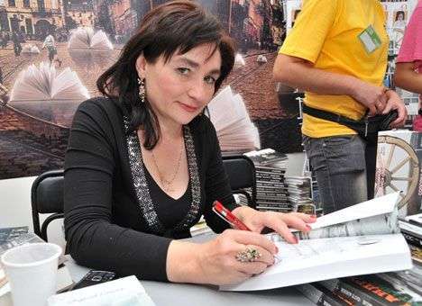 Депутат БПП задекларировала шубу и картины