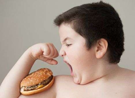 Чем грозит ожирение у подростков, рассказали ученые