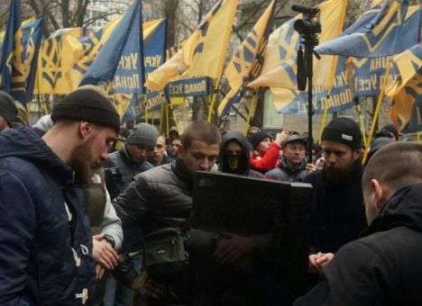 «Азов» ходил под Администрацию Президента и ГПУ с вопросами к Порошенко