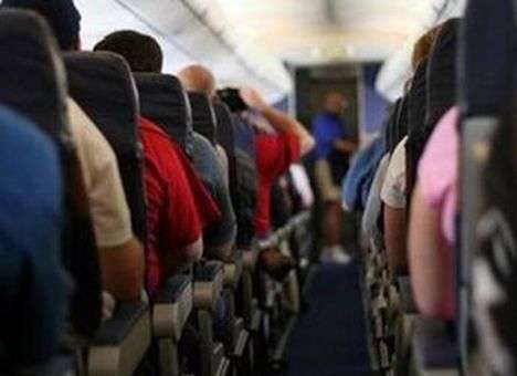 В Брюсселе сняли с рейса почти полсотни пьяных туристов