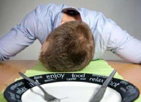 Специалисты установили причину сонного состояния после еды