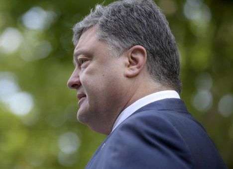 Порошенко поддержал удаление русского языка из паспортов