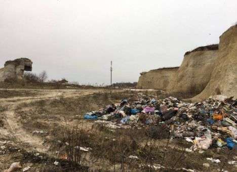 Львовский мусор незаконно свозят в Тернополь