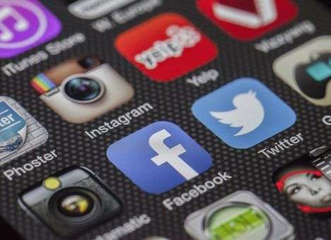 Российских госслужащих будут увольнять за сокрытие данных об аккаунтах в соцсетях