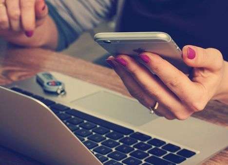 Большинство учащихся не видят разницы между рекламными и настоящими новостями