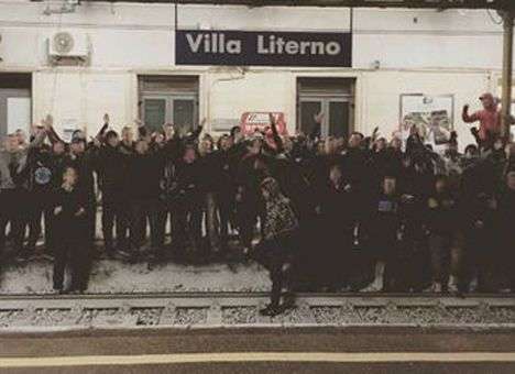 Полиция Неаполя отобрала у фанатов «Динамо» ножи и камни