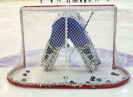 Хоккеисту НХЛ разорвало ухо (ВИДЕО)