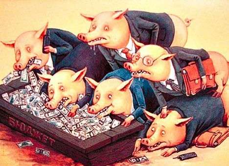 Чиновник купил 28 квартир в Киеве на казенные деньги