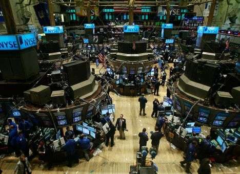 Цены на нефть стремительно падают