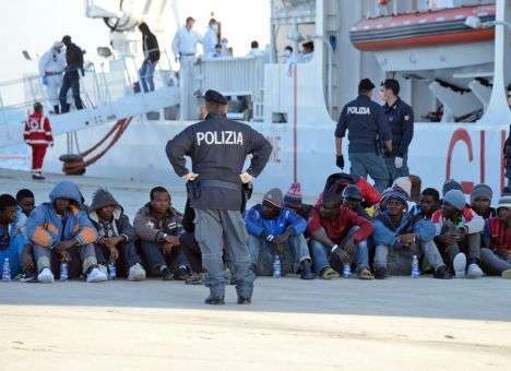 Италию заполонили мигранты